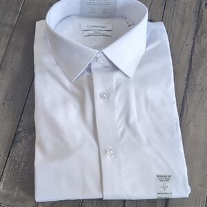 Calvin Klein Men's Crisp White Dress Shirt Long sleeve